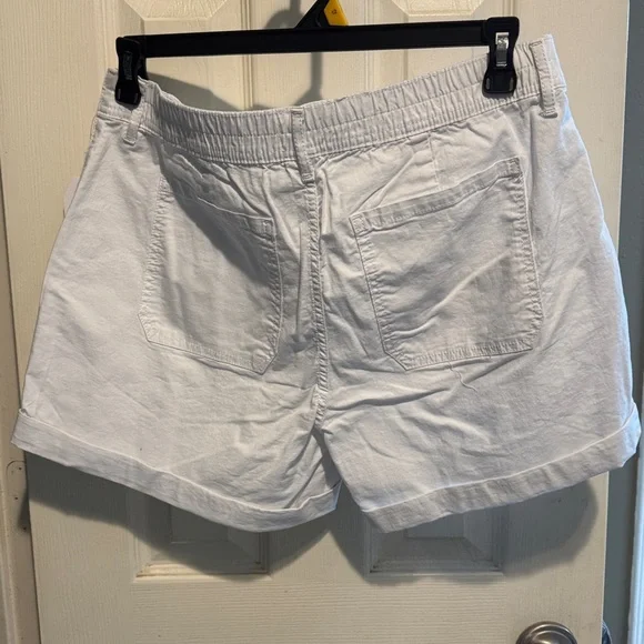 Time and Tru White Women's Shorts - Picture 3 of 3